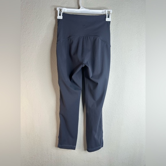 Lululemon Wunder Under Hi-Rise 23” tights size 4 - Picture 2 of 5